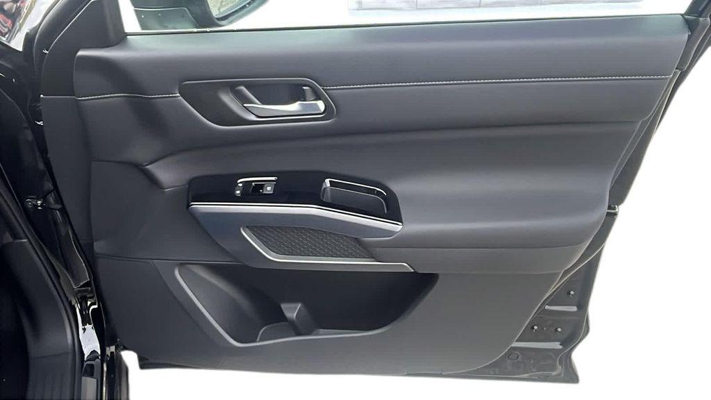 new 2025 Nissan Pathfinder car, priced at $44,126