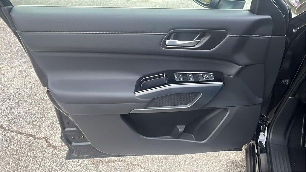 new 2025 Nissan Pathfinder car, priced at $44,126