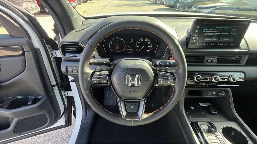 new 2025 Honda Pilot car, priced at $51,350