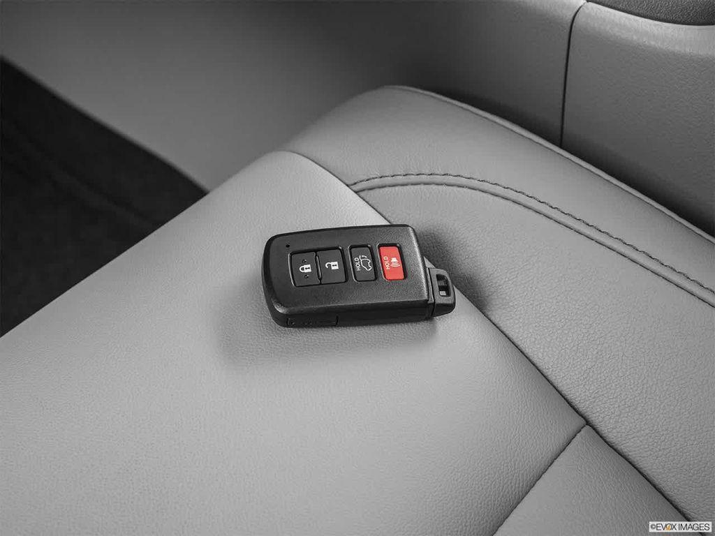used 2014 Toyota Highlander car, priced at $16,999