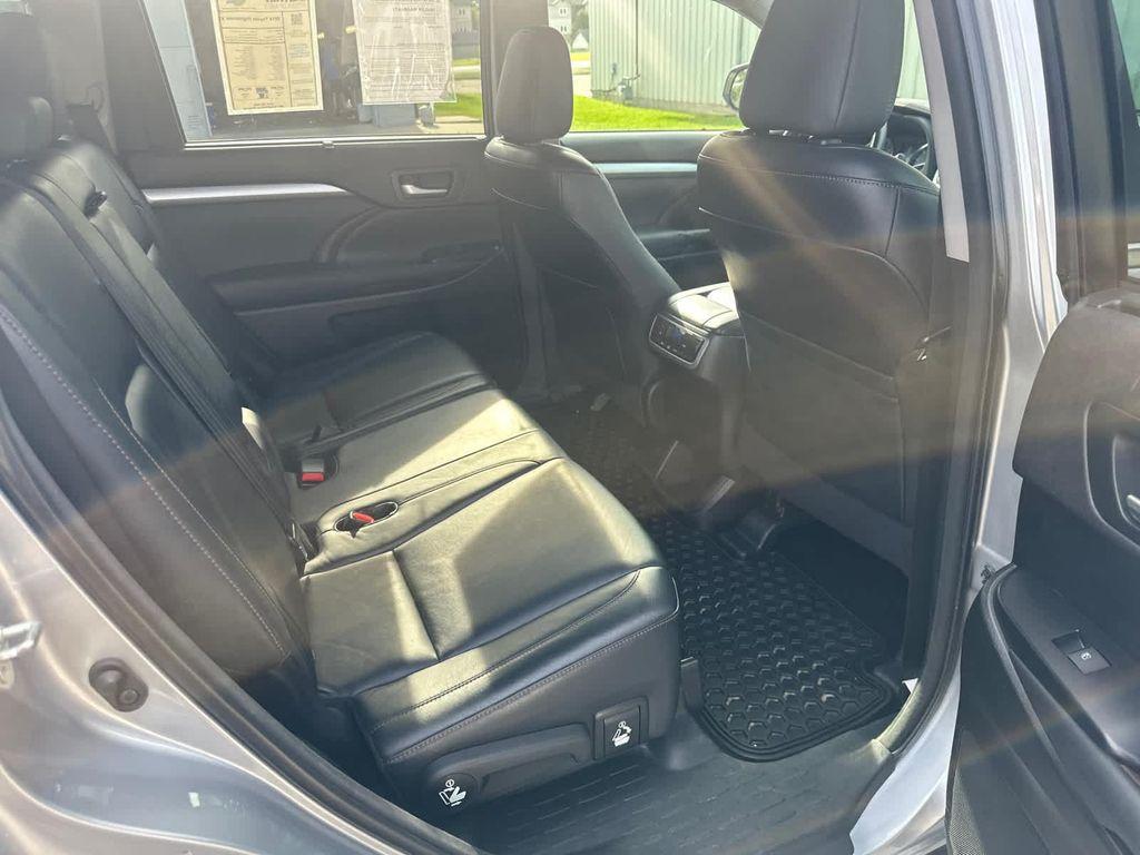 used 2014 Toyota Highlander car, priced at $16,999