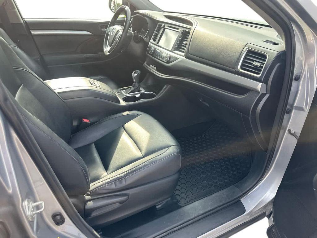 used 2014 Toyota Highlander car, priced at $16,999