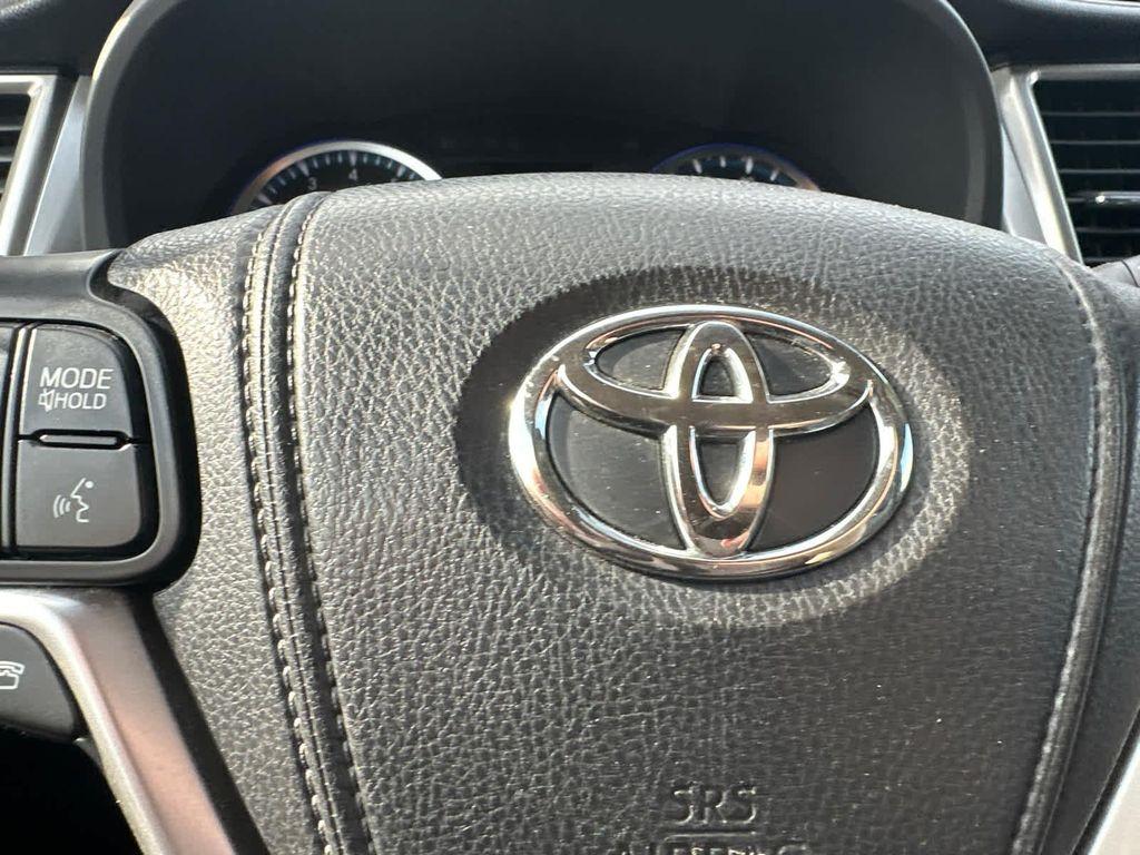 used 2014 Toyota Highlander car, priced at $16,999