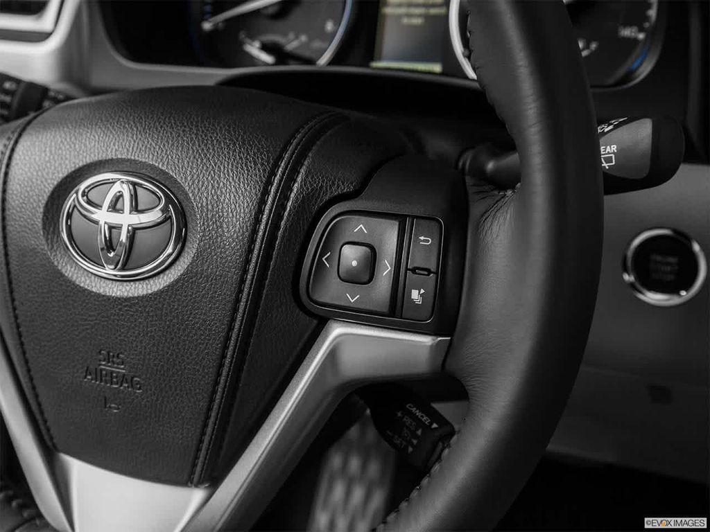 used 2014 Toyota Highlander car, priced at $16,999