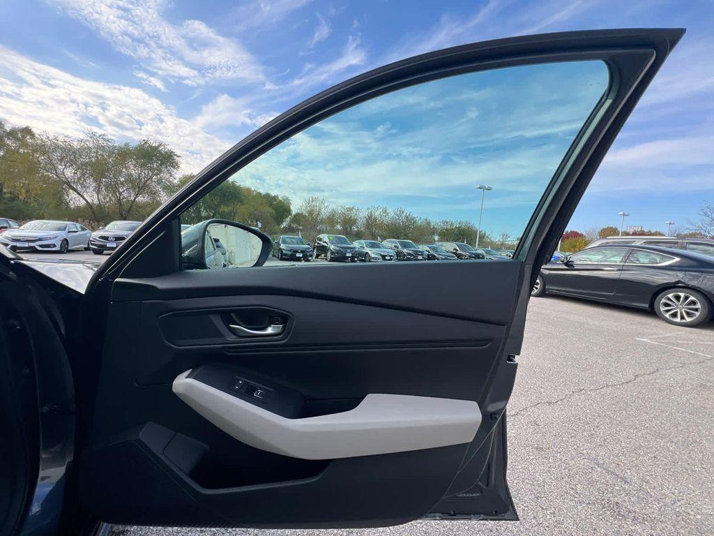 new 2025 Honda Accord Hybrid car, priced at $36,135