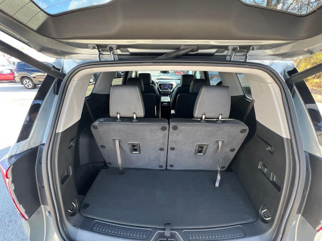 used 2023 GMC Acadia car, priced at $30,999