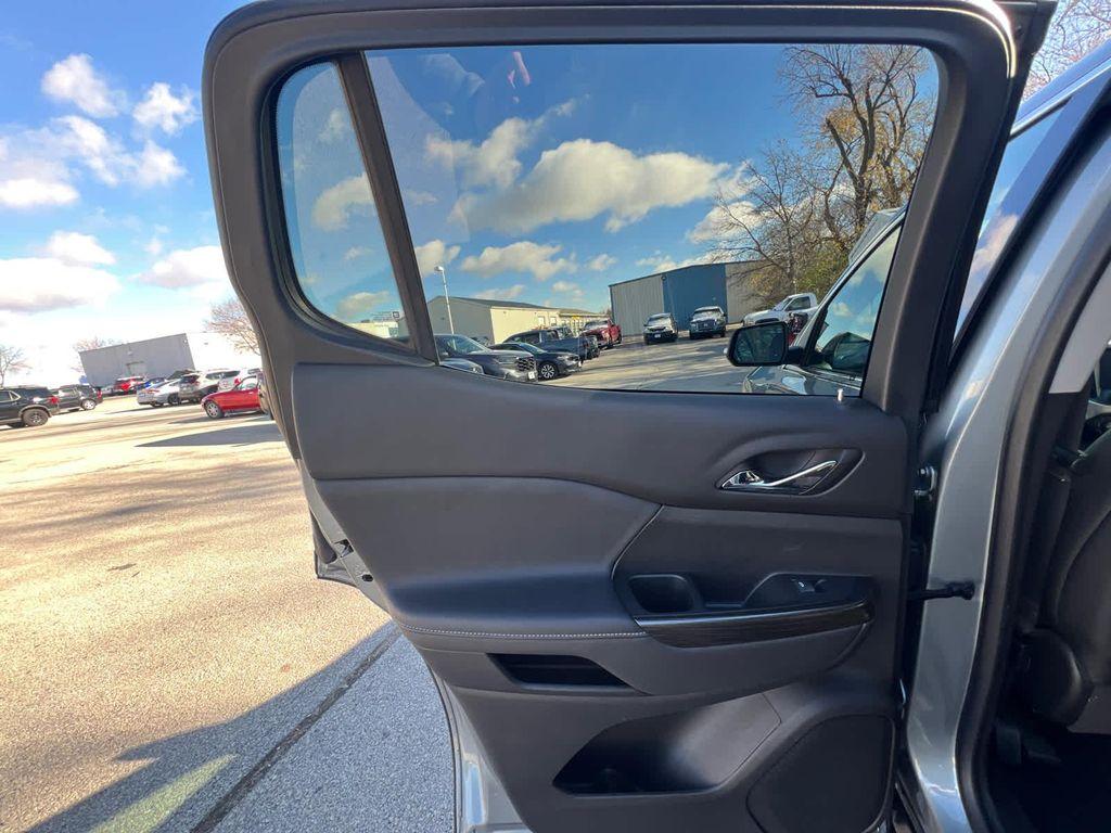 used 2023 GMC Acadia car, priced at $30,999