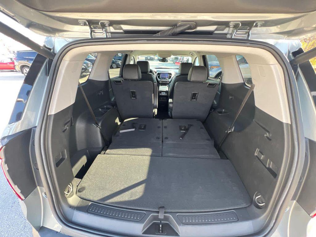 used 2023 GMC Acadia car, priced at $30,999