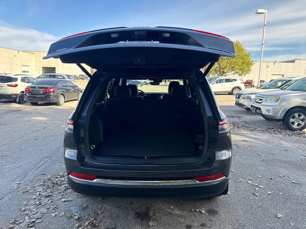 used 2025 Jeep Grand Cherokee car, priced at $39,999