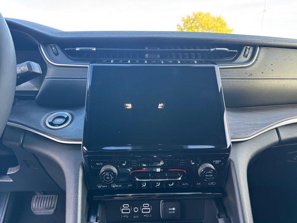 used 2025 Jeep Grand Cherokee car, priced at $39,999