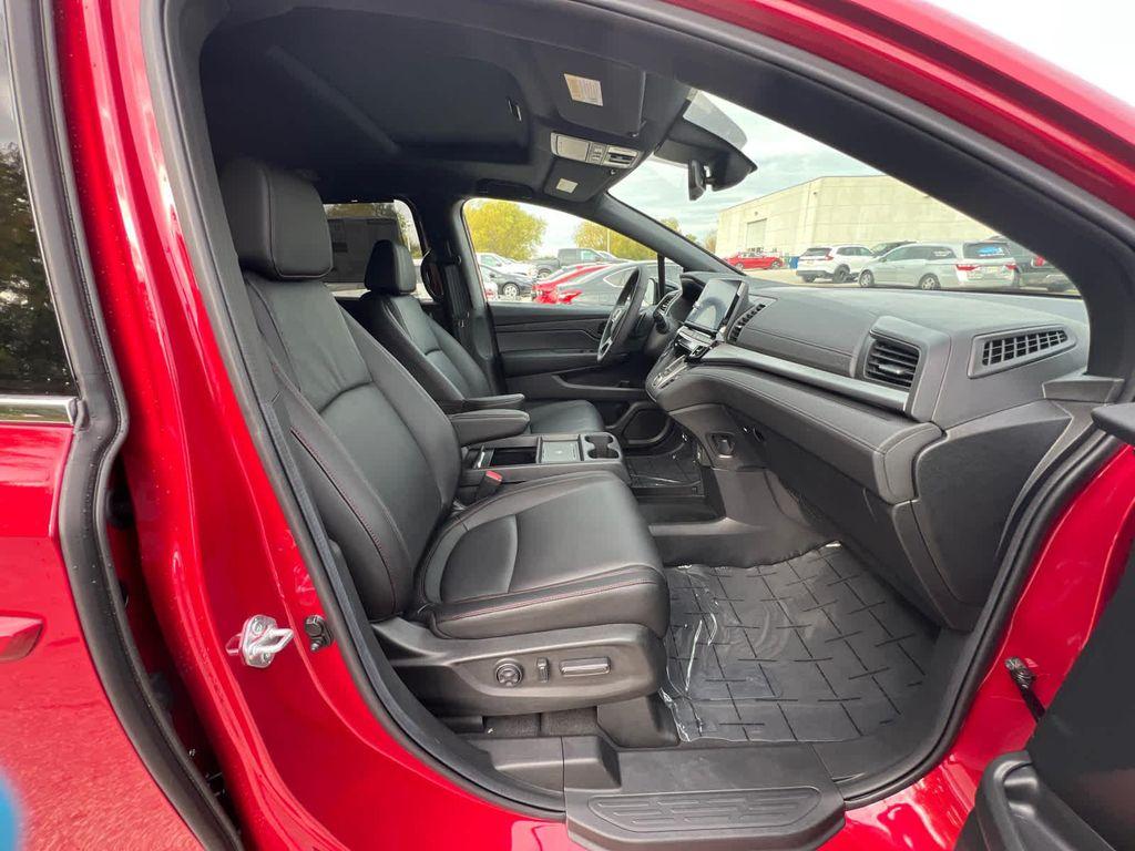 new 2026 Honda Odyssey car, priced at $45,800