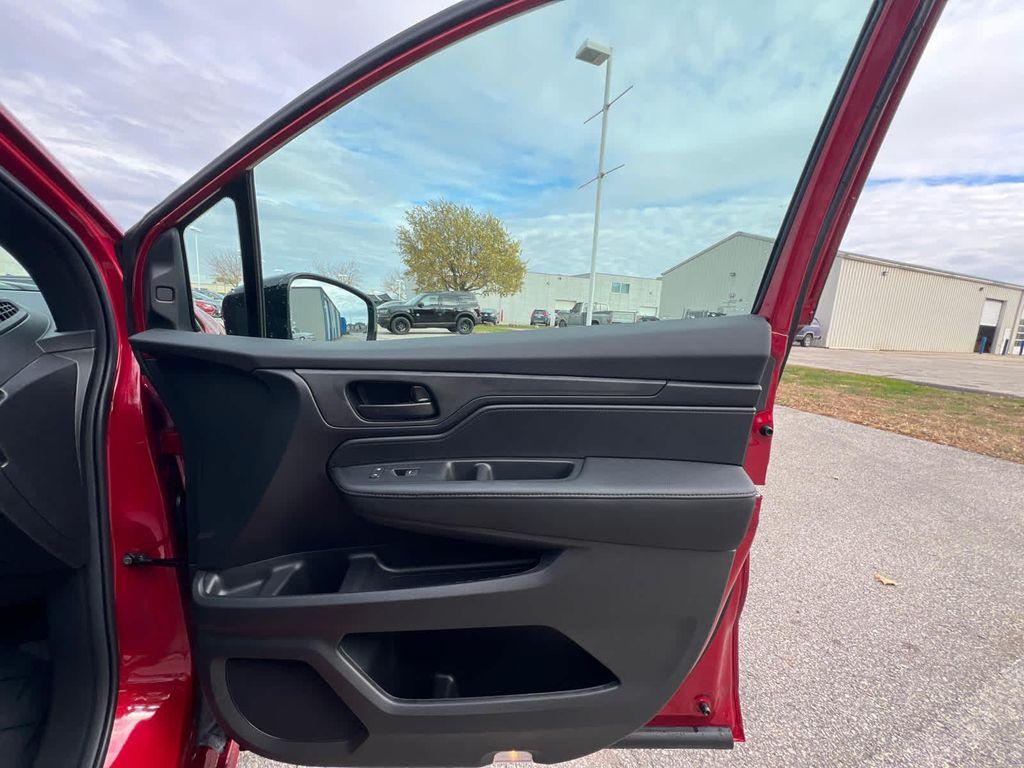 new 2026 Honda Odyssey car, priced at $45,800
