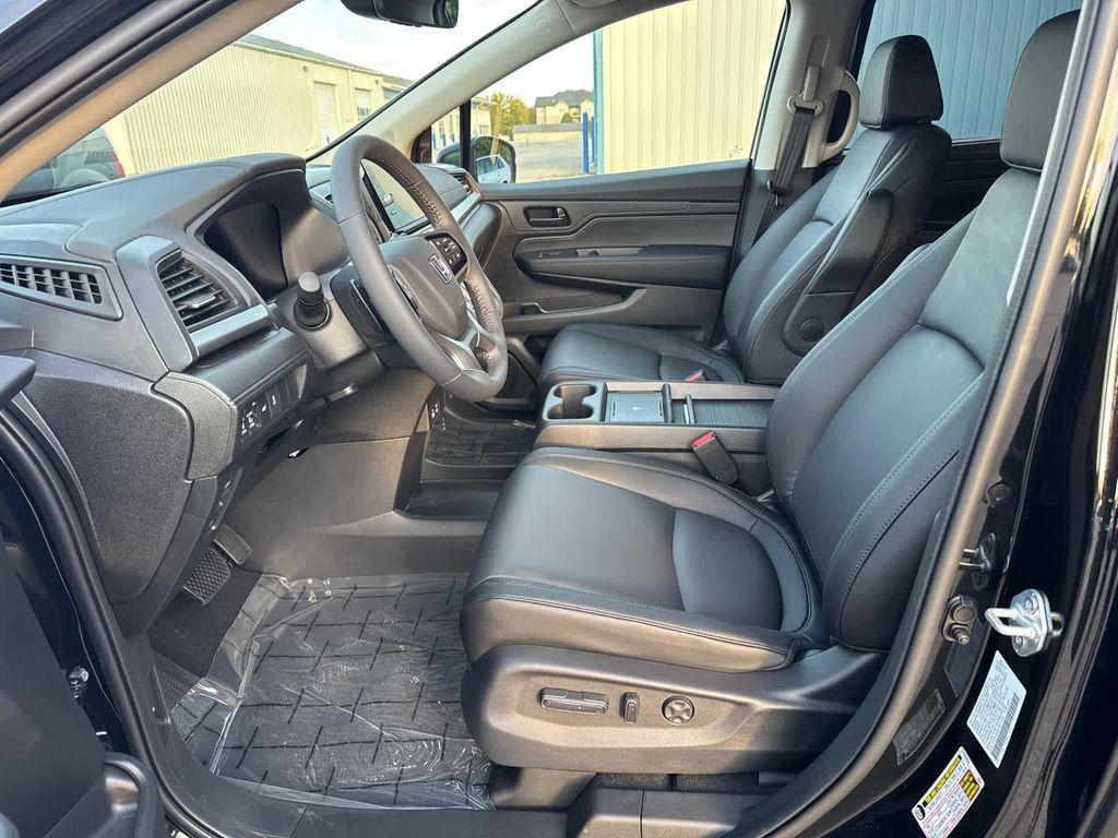 new 2026 Honda Odyssey car, priced at $44,290