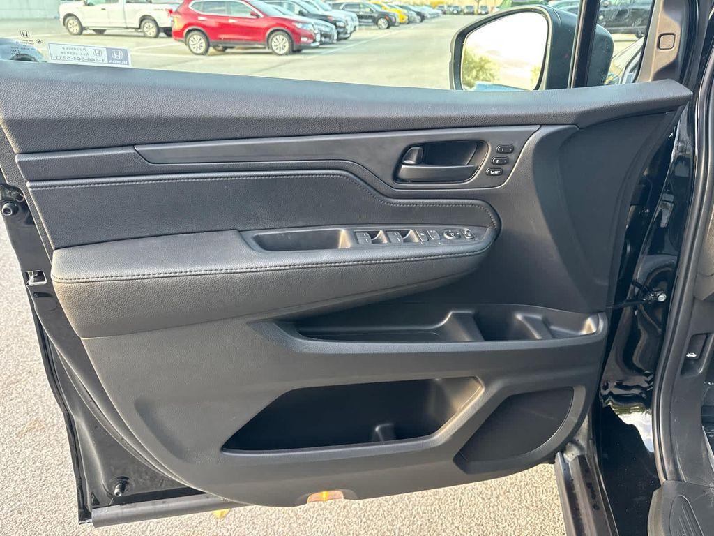 new 2026 Honda Odyssey car, priced at $44,290