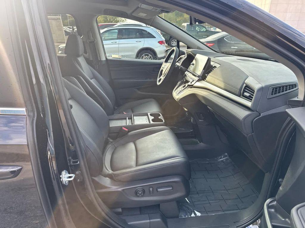 new 2026 Honda Odyssey car, priced at $44,290