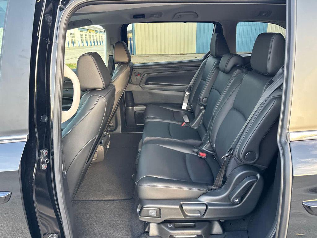 new 2026 Honda Odyssey car, priced at $44,290