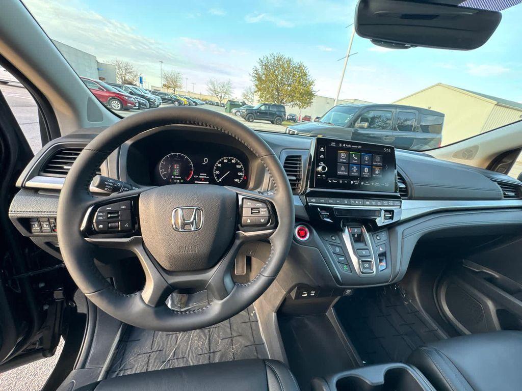 new 2026 Honda Odyssey car, priced at $44,290