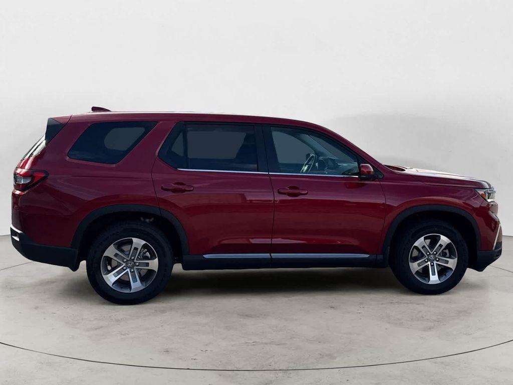 new 2025 Honda Pilot car, priced at $47,550