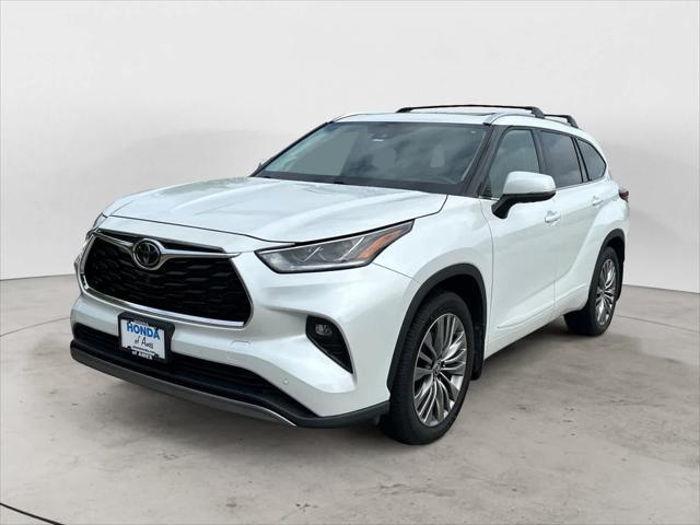 used 2022 Toyota Highlander car, priced at $37,999
