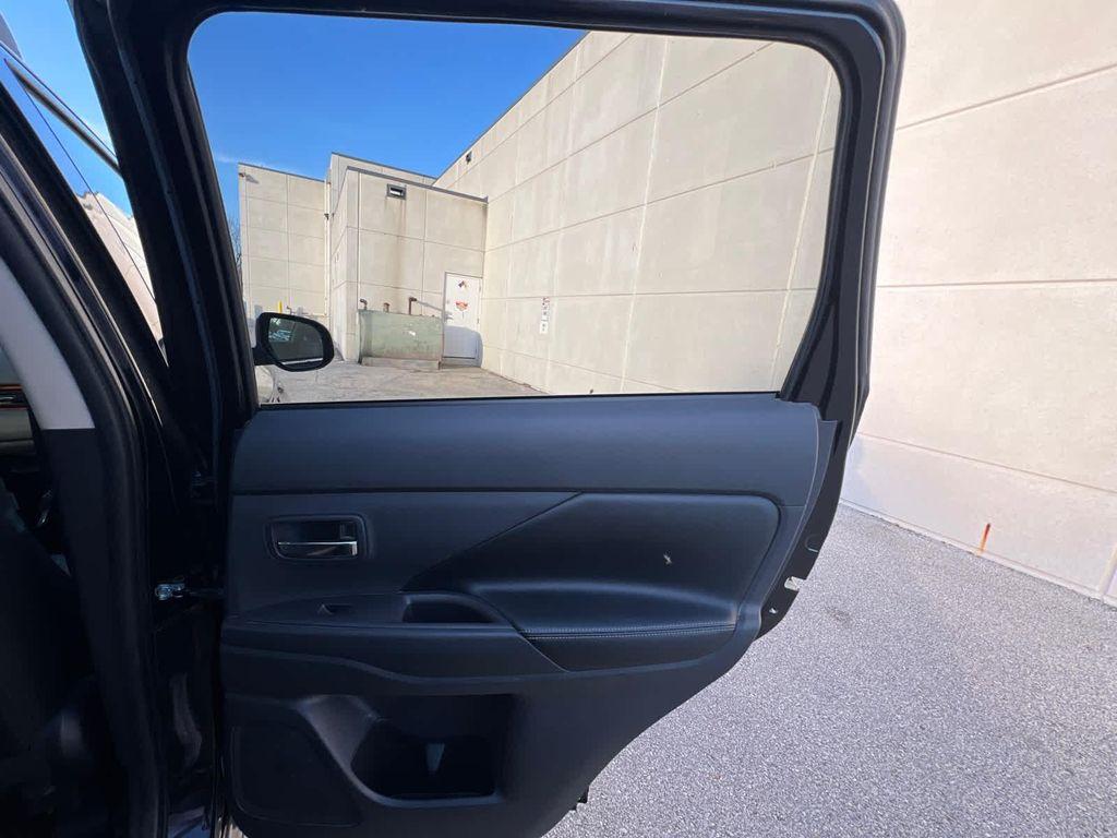 used 2014 Mitsubishi Outlander car, priced at $6,999