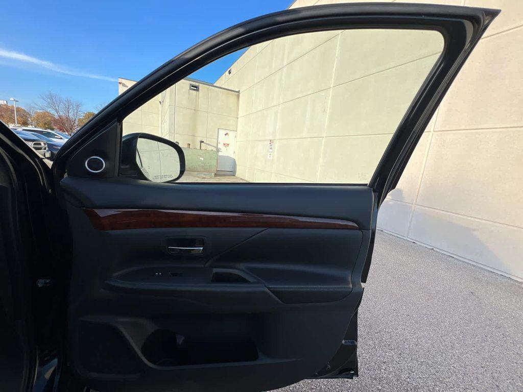 used 2014 Mitsubishi Outlander car, priced at $6,999