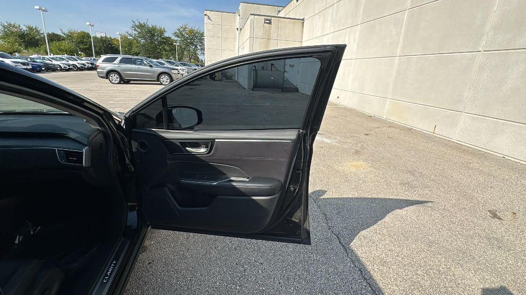 used 2018 Honda Clarity Plug-In Hybrid car, priced at $19,999