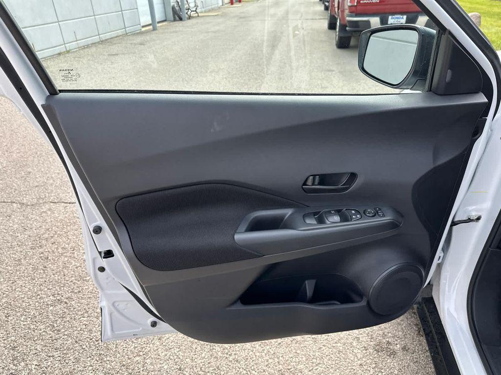 new 2025 Nissan Kicks car, priced at $22,257