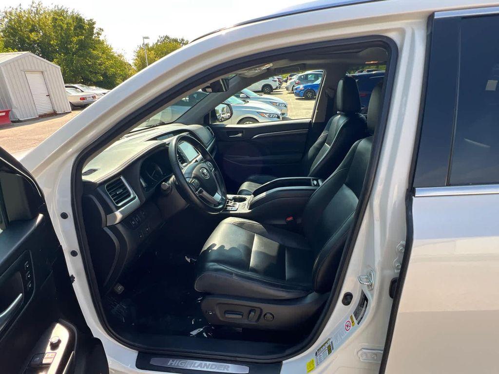 used 2018 Toyota Highlander car, priced at $27,999