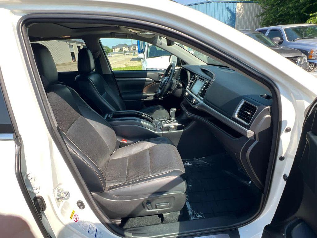 used 2018 Toyota Highlander car, priced at $27,999