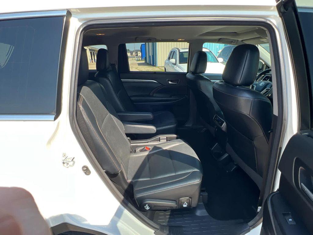 used 2018 Toyota Highlander car, priced at $27,999