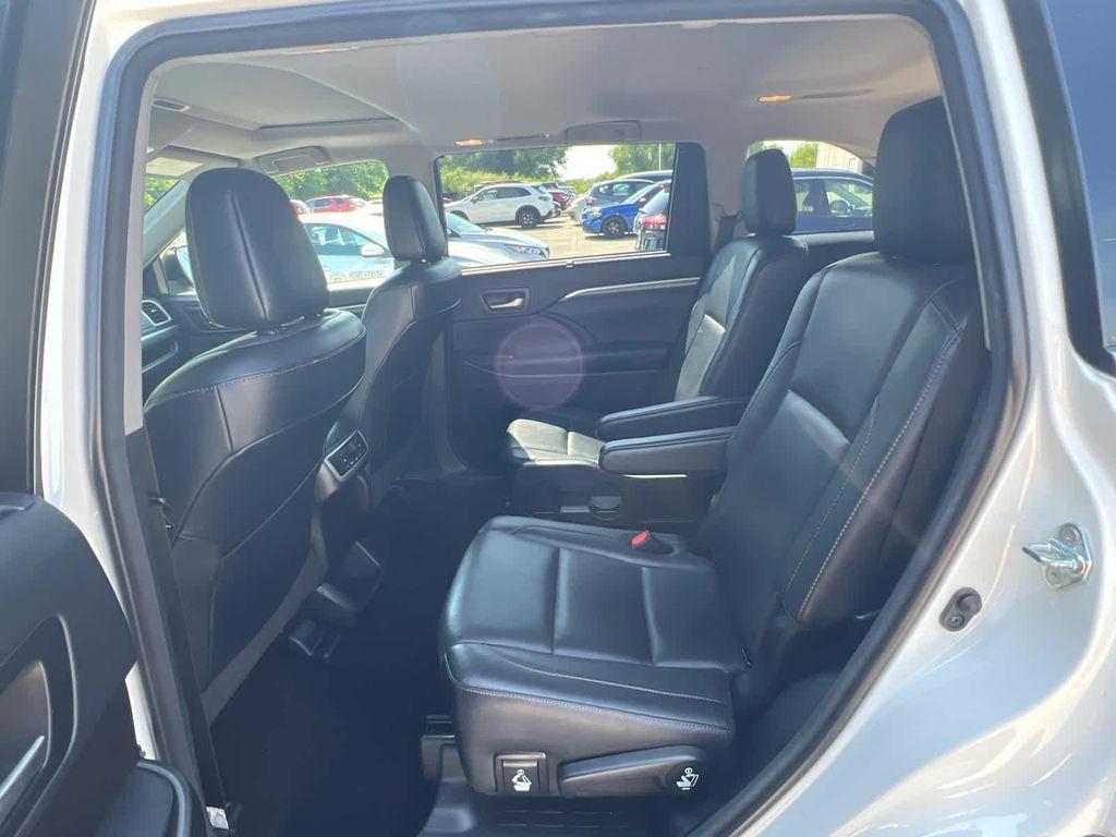 used 2018 Toyota Highlander car, priced at $27,999