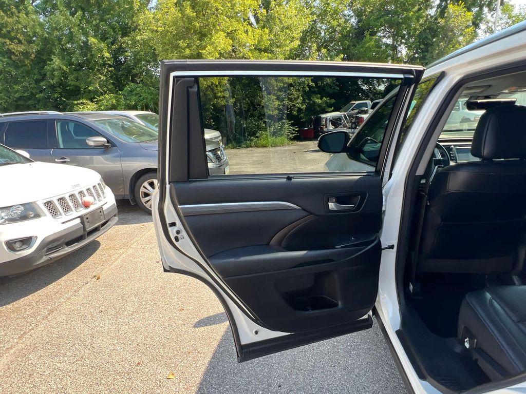 used 2018 Toyota Highlander car, priced at $27,999