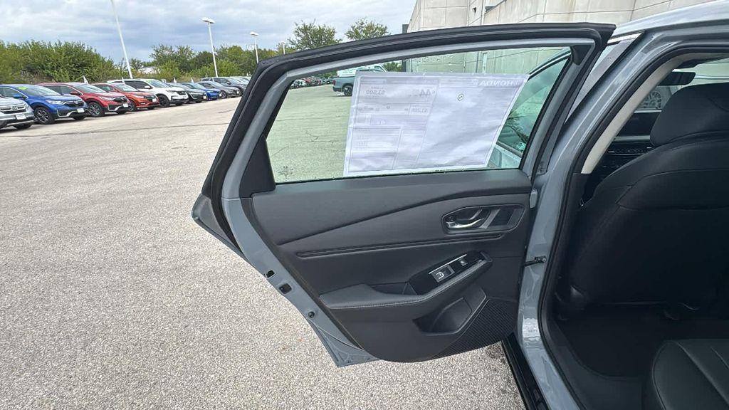 new 2025 Honda Accord Hybrid car, priced at $40,950