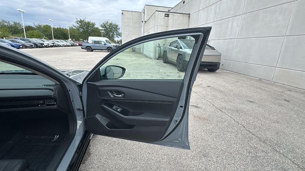 new 2025 Honda Accord Hybrid car, priced at $40,950