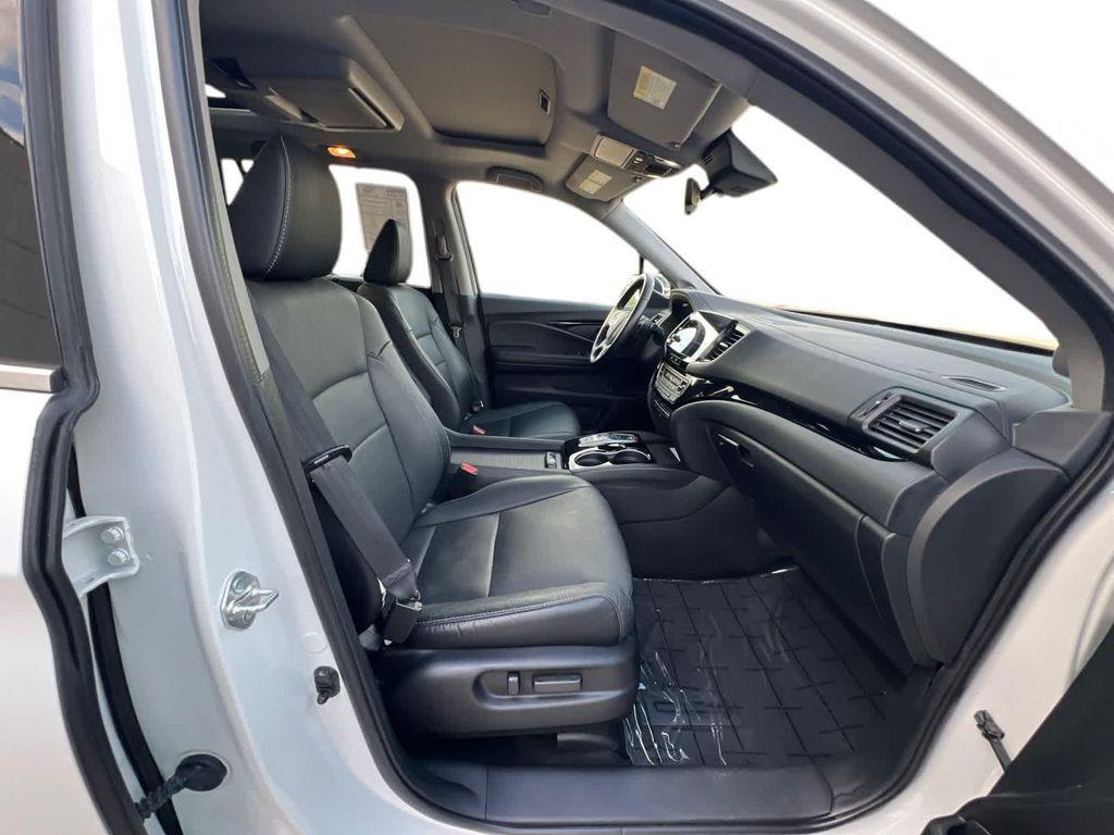 used 2022 Honda Pilot car, priced at $32,999