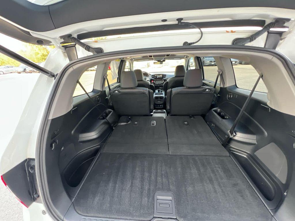 used 2022 Honda Pilot car, priced at $32,999
