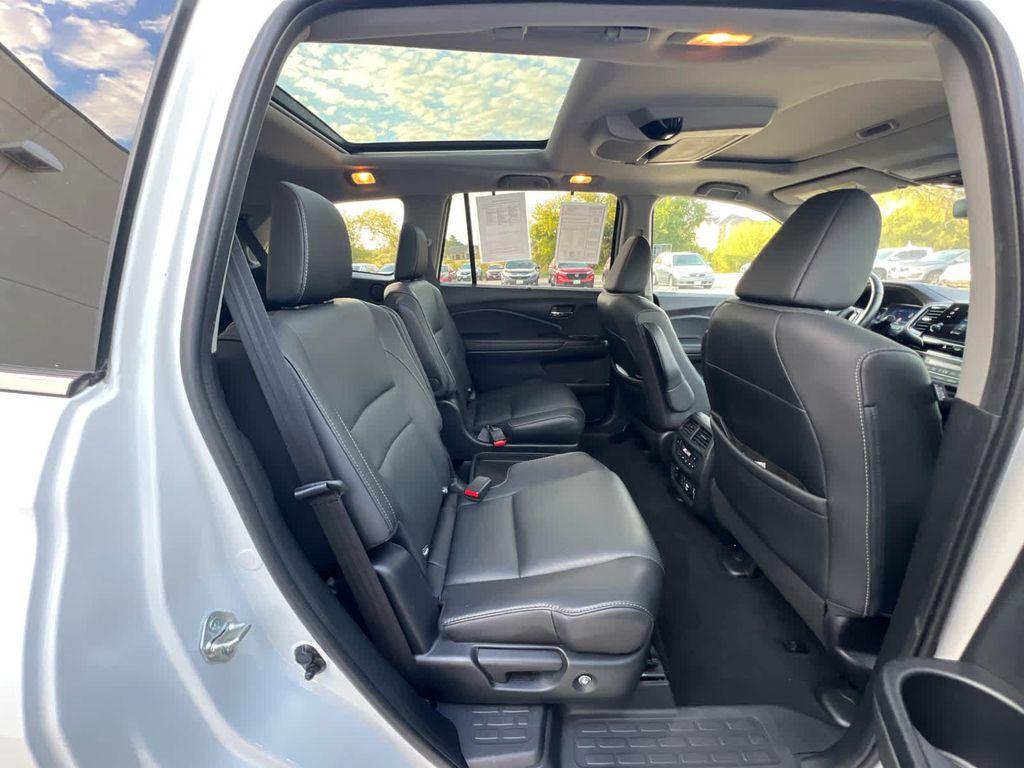 used 2022 Honda Pilot car, priced at $32,999