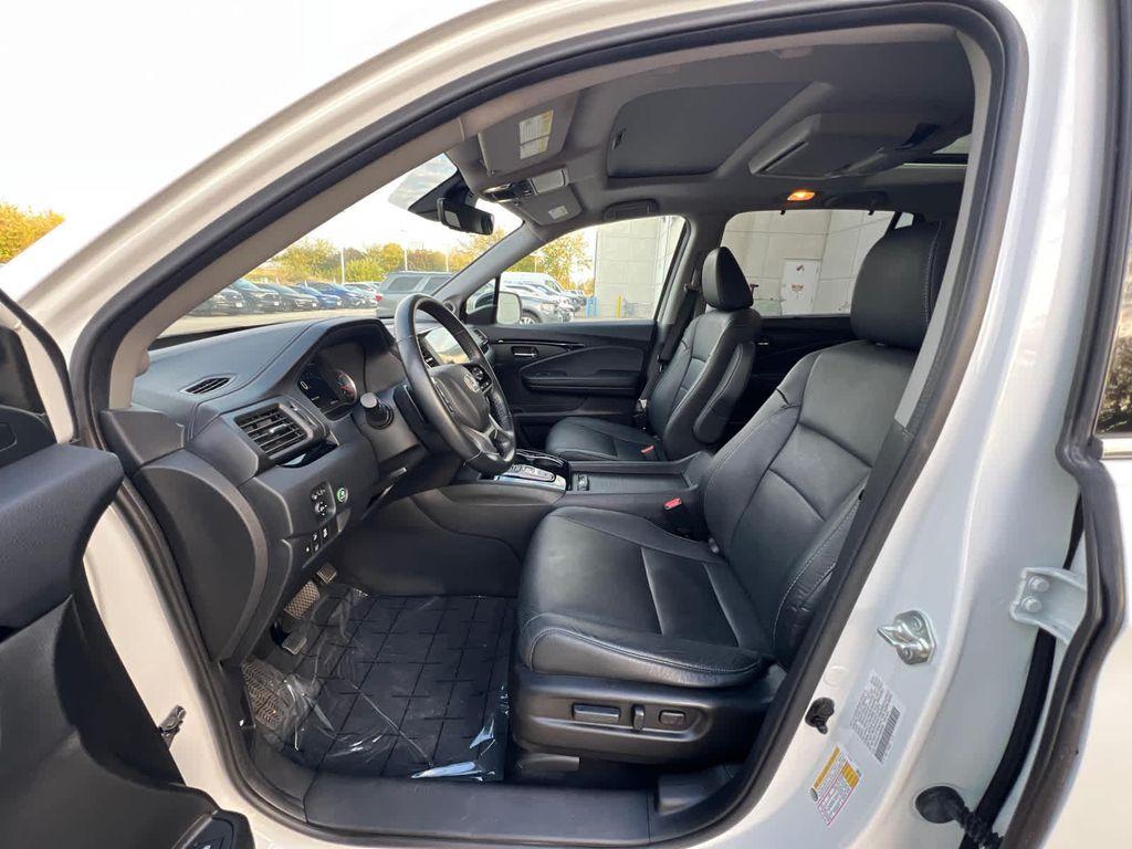 used 2022 Honda Pilot car, priced at $32,999