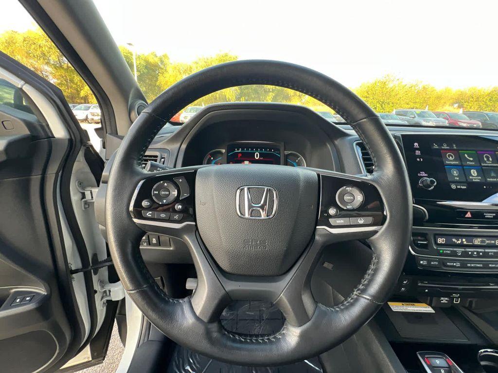 used 2022 Honda Pilot car, priced at $32,999