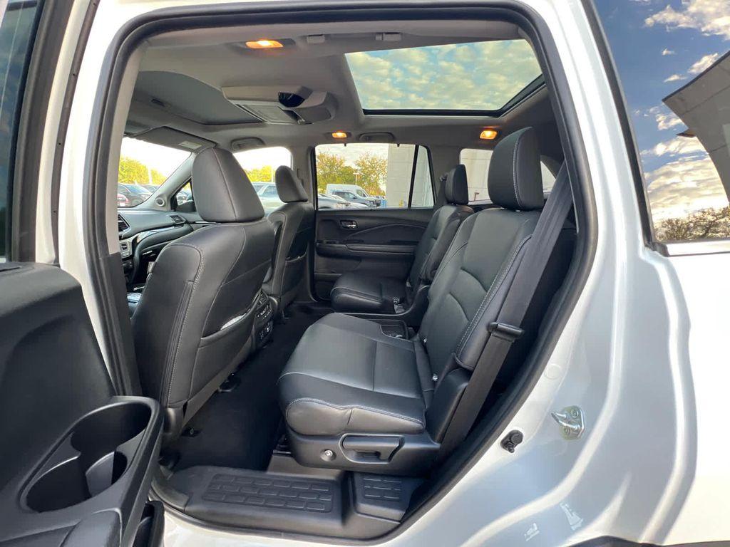 used 2022 Honda Pilot car, priced at $32,999