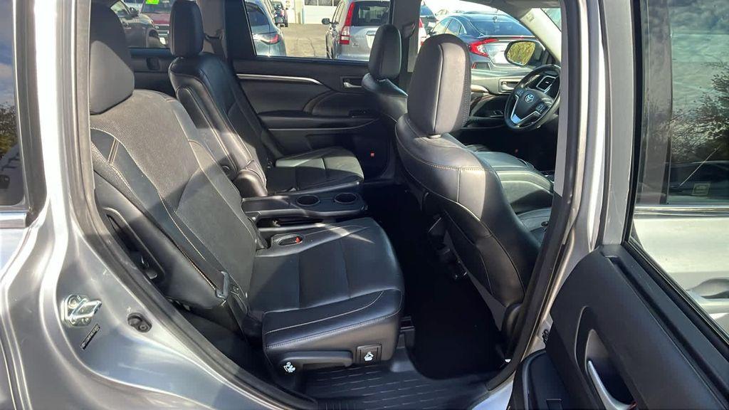 used 2014 Toyota Highlander car, priced at $11,999