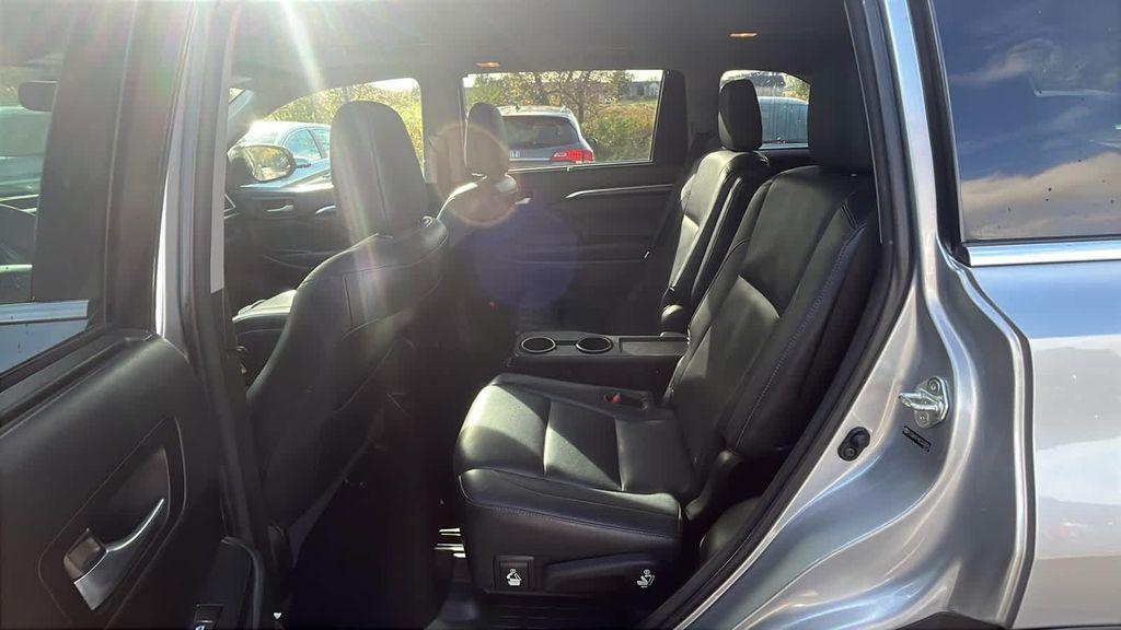 used 2014 Toyota Highlander car, priced at $11,999