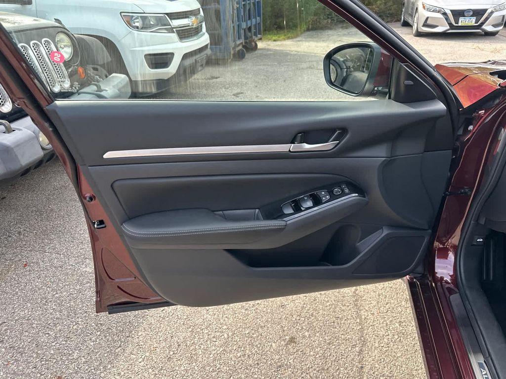 new 2025 Nissan Altima car, priced at $34,853
