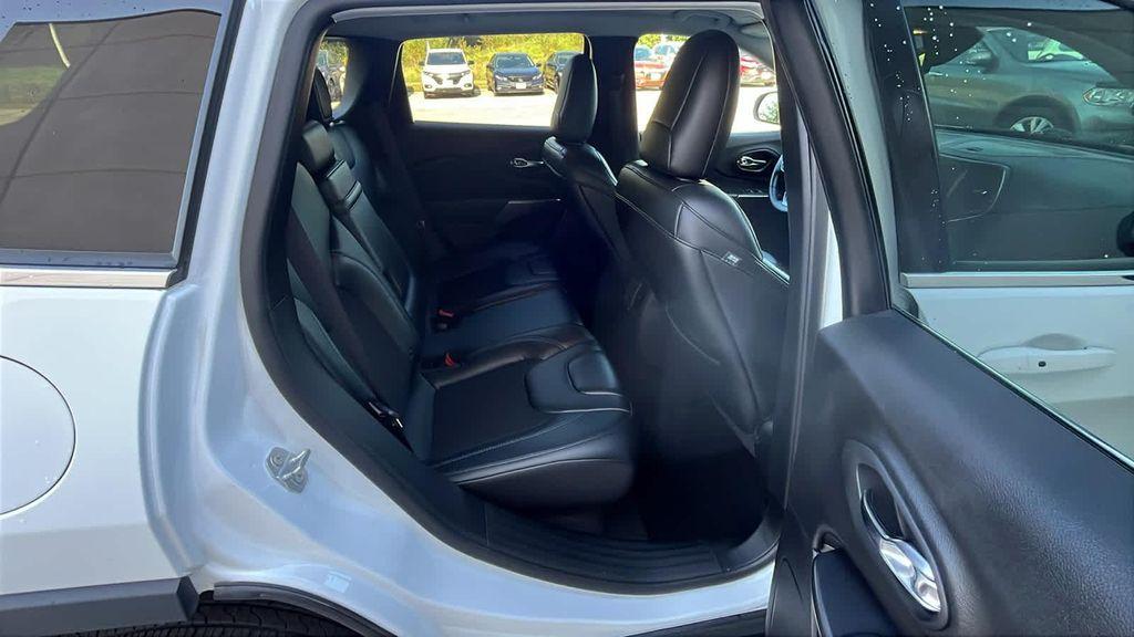 used 2019 Jeep Cherokee car, priced at $17,999