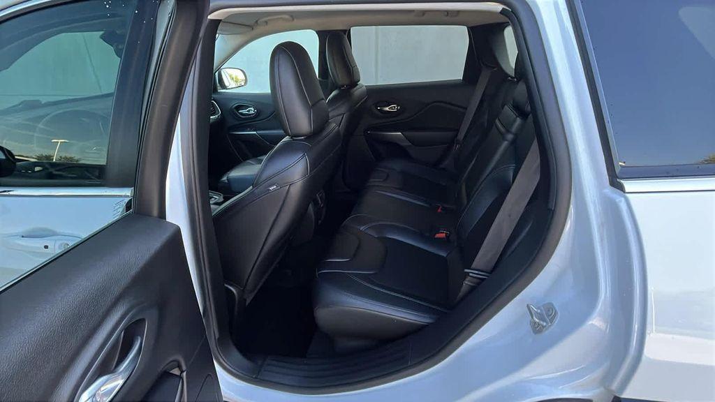 used 2019 Jeep Cherokee car, priced at $17,999