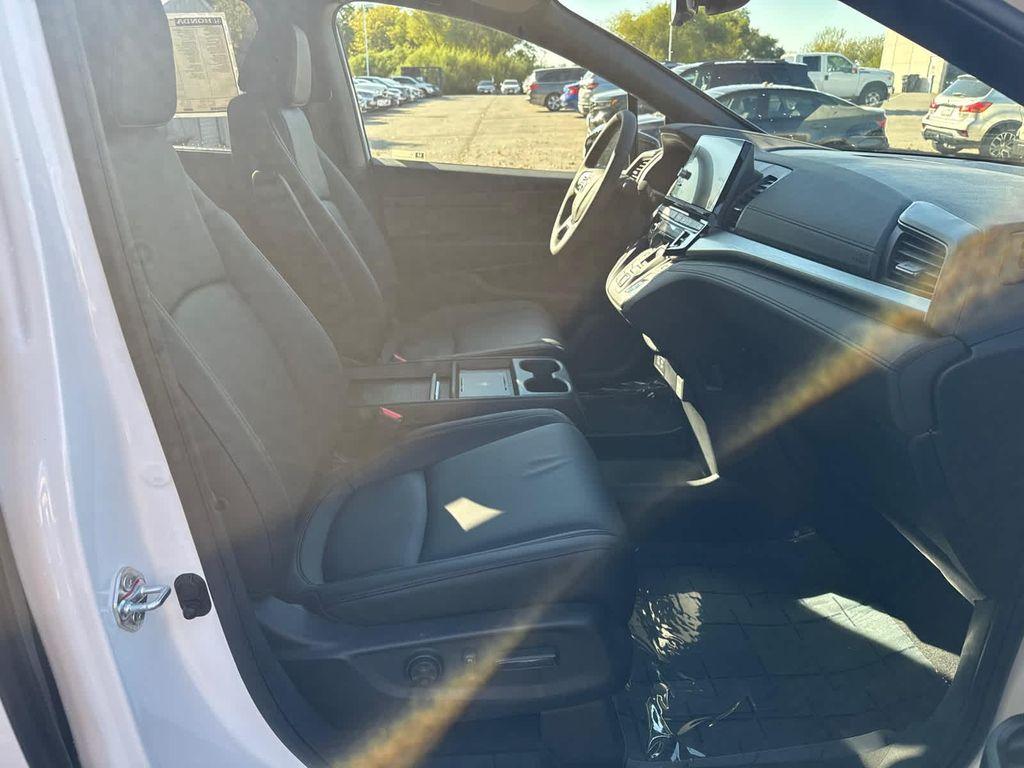 new 2026 Honda Odyssey car, priced at $45,845