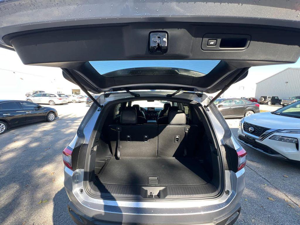 new 2025 Honda Pilot car, priced at $50,895