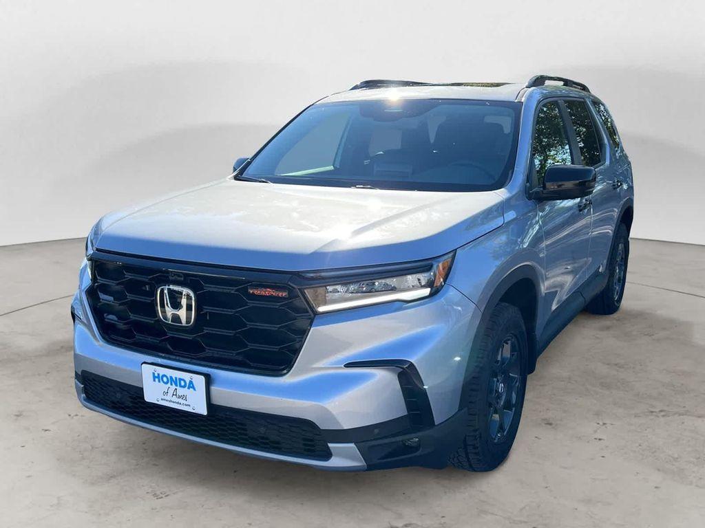 new 2025 Honda Pilot car, priced at $50,895