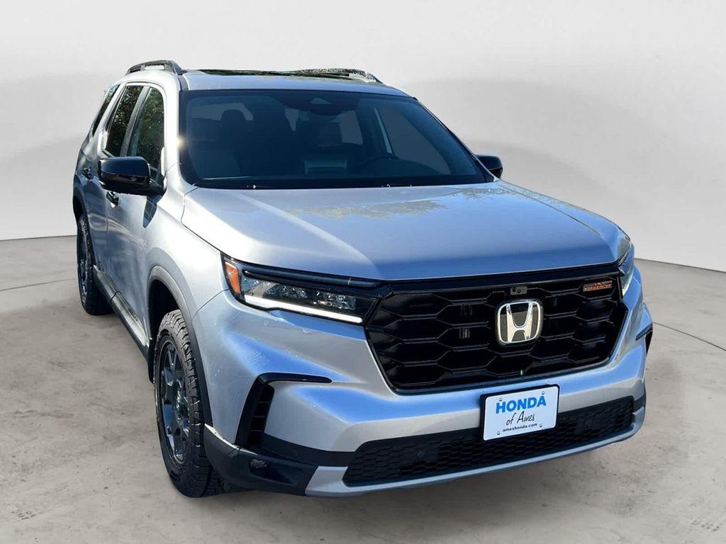 new 2025 Honda Pilot car, priced at $50,895