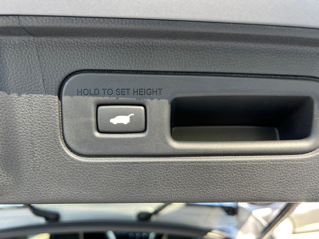 new 2025 Honda Pilot car, priced at $50,895